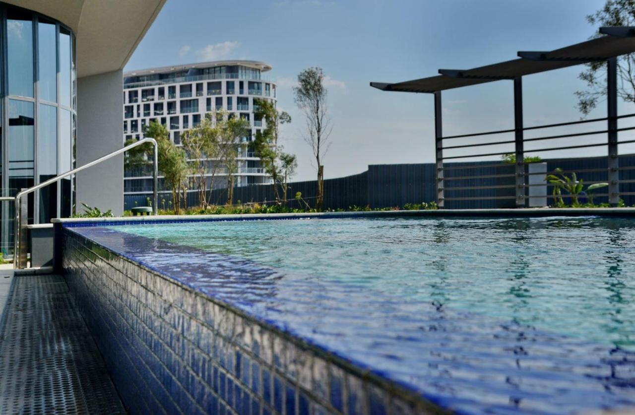 Courtyard Hotel Waterfall City Midrand Exterior photo